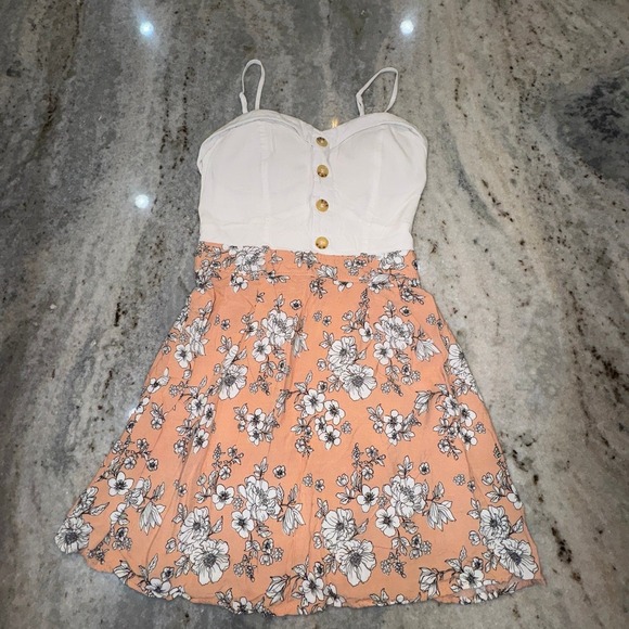 Vine And Valley Tops - Y2K Vine and Valley Women's‎ Small Baby Doll Tank Top Floral Camisole